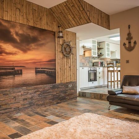 Deluxe Rustic Charlestown Themed Apartment سانت أوستيل المظهر الخارجي الصورة