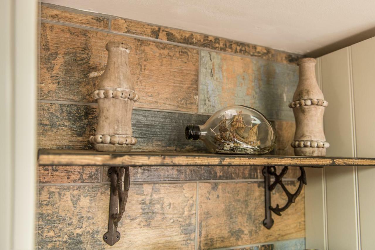 Deluxe Rustic Charlestown Themed Apartment سانت أوستيل المظهر الخارجي الصورة