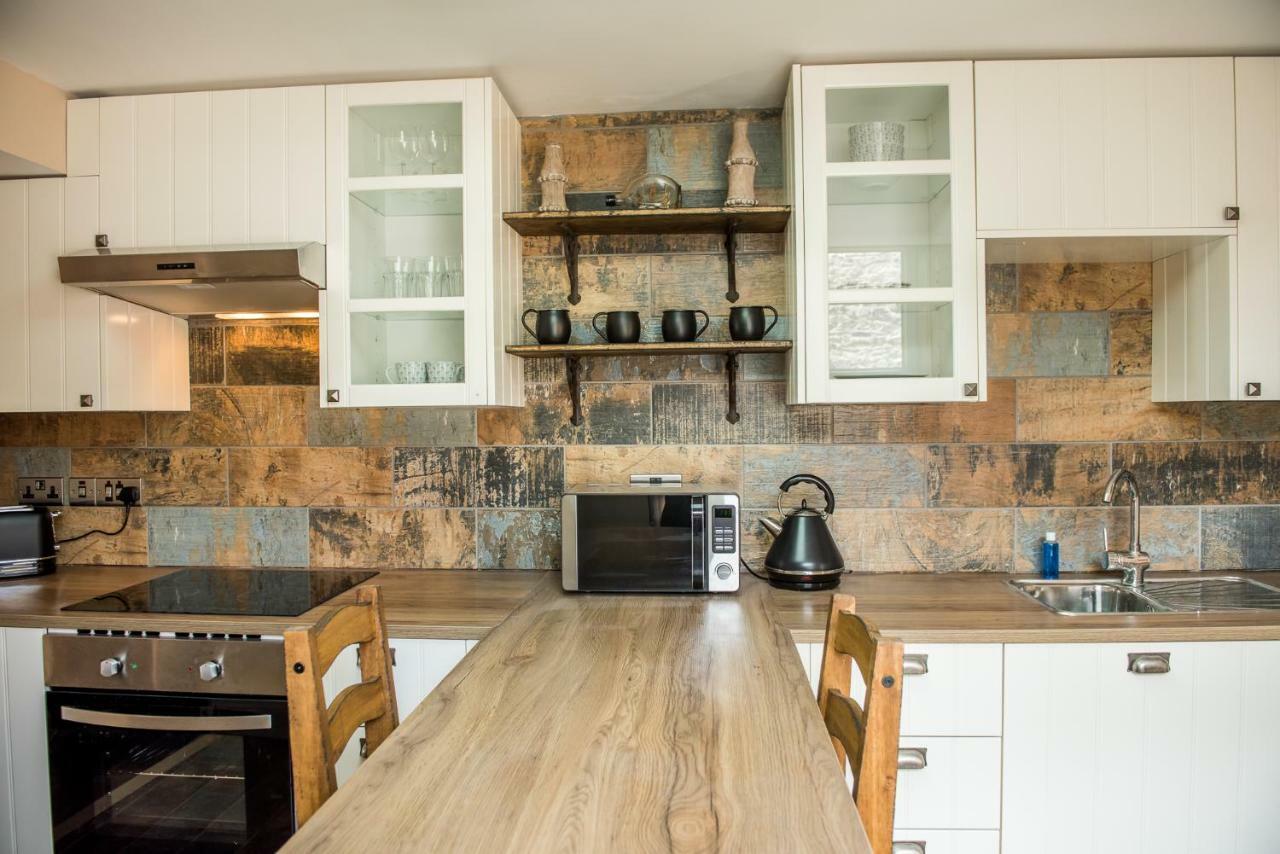 Deluxe Rustic Charlestown Themed Apartment سانت أوستيل المظهر الخارجي الصورة