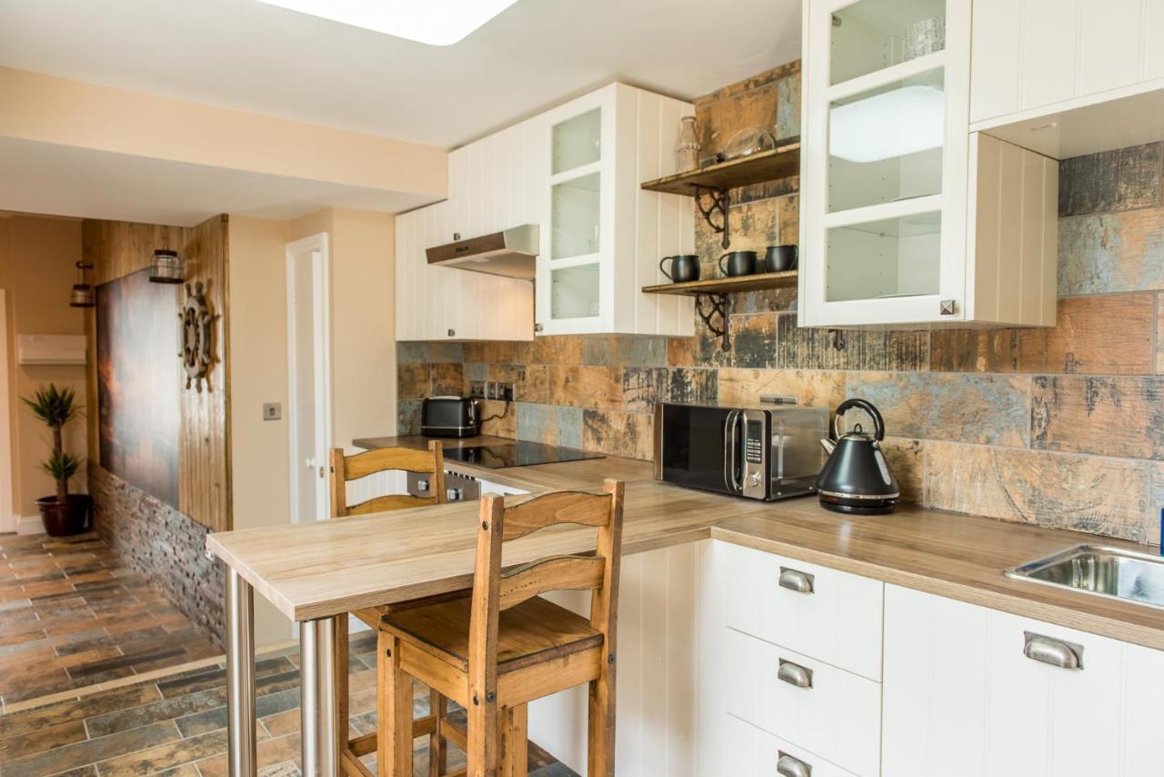 Deluxe Rustic Charlestown Themed Apartment سانت أوستيل المظهر الخارجي الصورة
