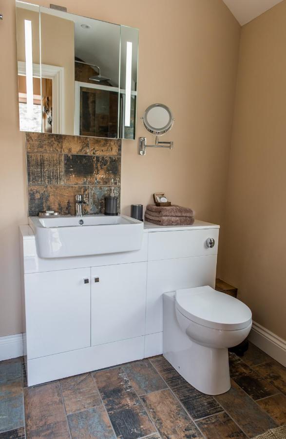 Deluxe Rustic Charlestown Themed Apartment سانت أوستيل المظهر الخارجي الصورة